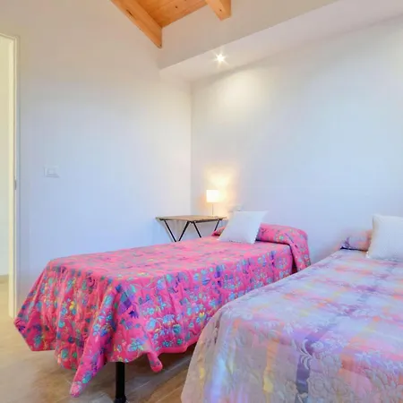 4 Bedroom Gorgeous In Дом отдыха