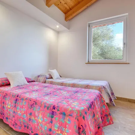 Дом отдыха 4 Bedroom Gorgeous In *