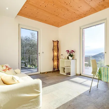 Дом отдыха 4 Bedroom Gorgeous In San Salvatore (Genoa)